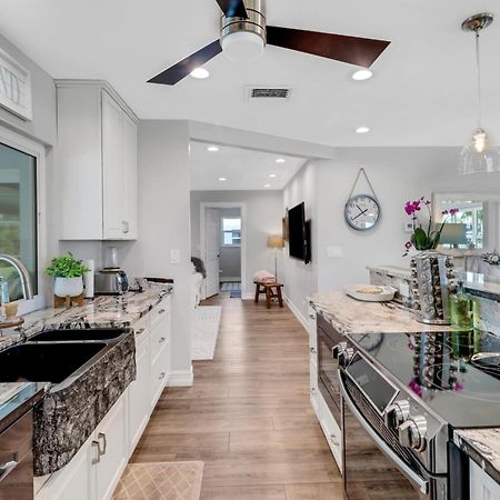 Inviting Lakeview Home L Pool L Close To Beaches Pulau Marco Luaran gambar