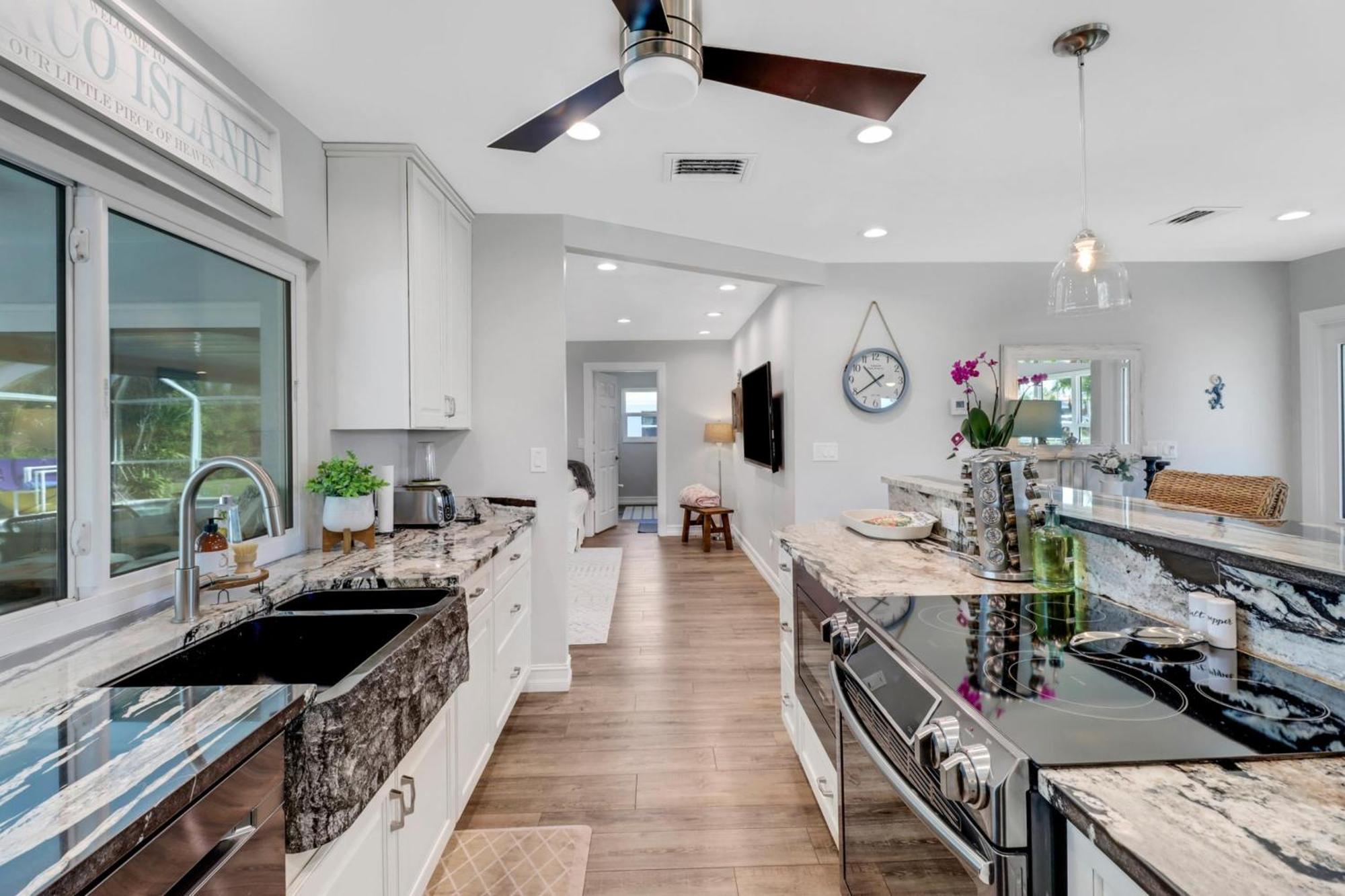 Inviting Lakeview Home L Pool L Close To Beaches Pulau Marco Luaran gambar