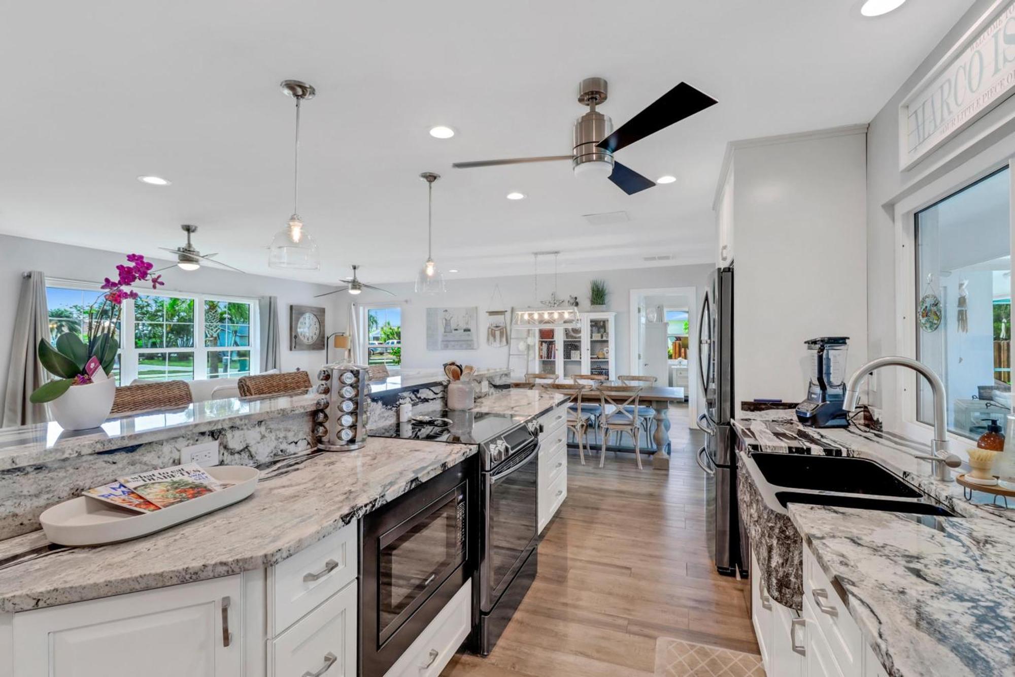 Inviting Lakeview Home L Pool L Close To Beaches Pulau Marco Luaran gambar
